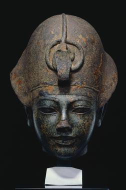 amenhotep_iii_blue_crown.jpg.8c4775f74a3