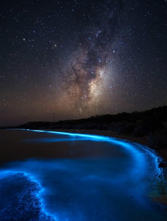 Milky_Way_over_Tasmania.jpg
