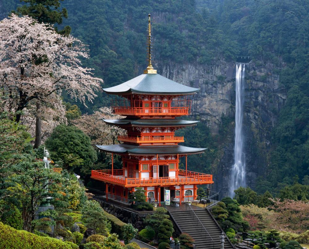 The-Most-Beautiful-Places-In-The-World-You-Didnt-Know-Existed-WAKAYAMA-JAPAN.jpg