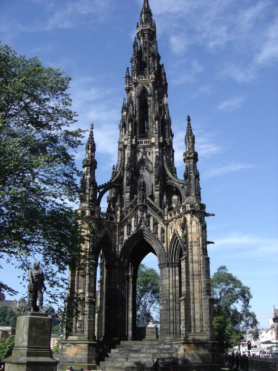 scott monument edinburgh.jpg