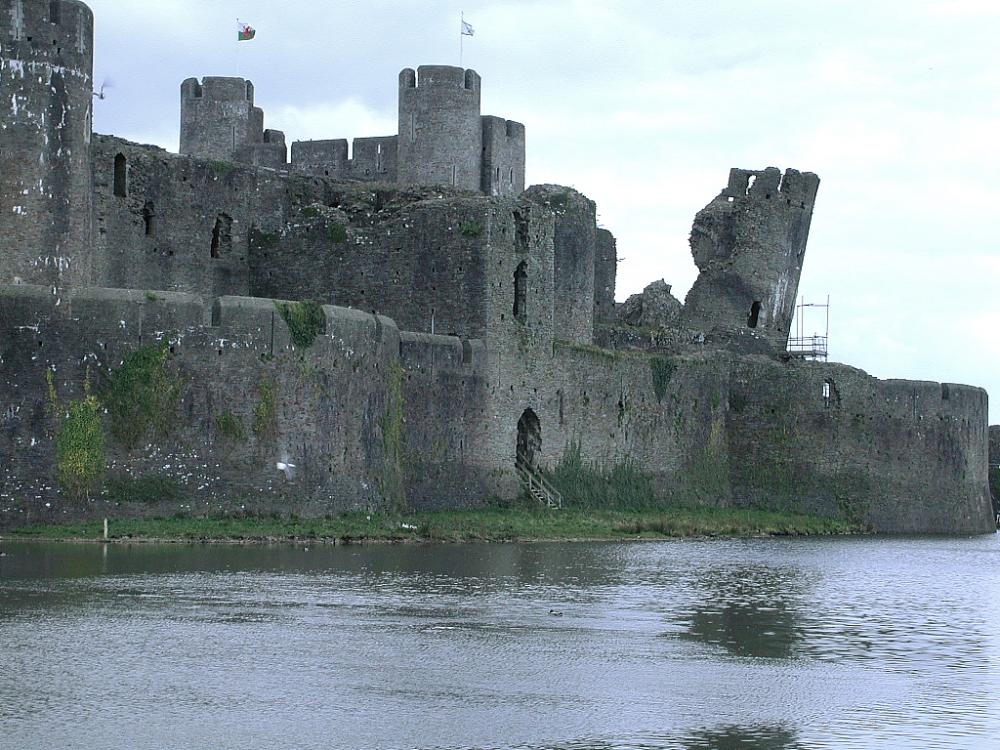 Caerphilly castle.jpg