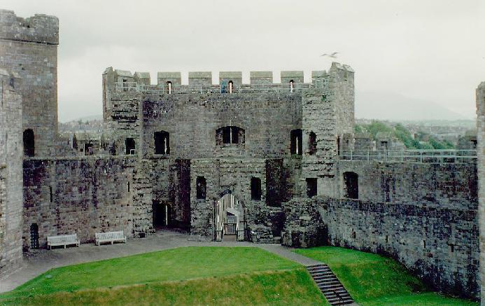 Caernarfon Castle (10).jpg