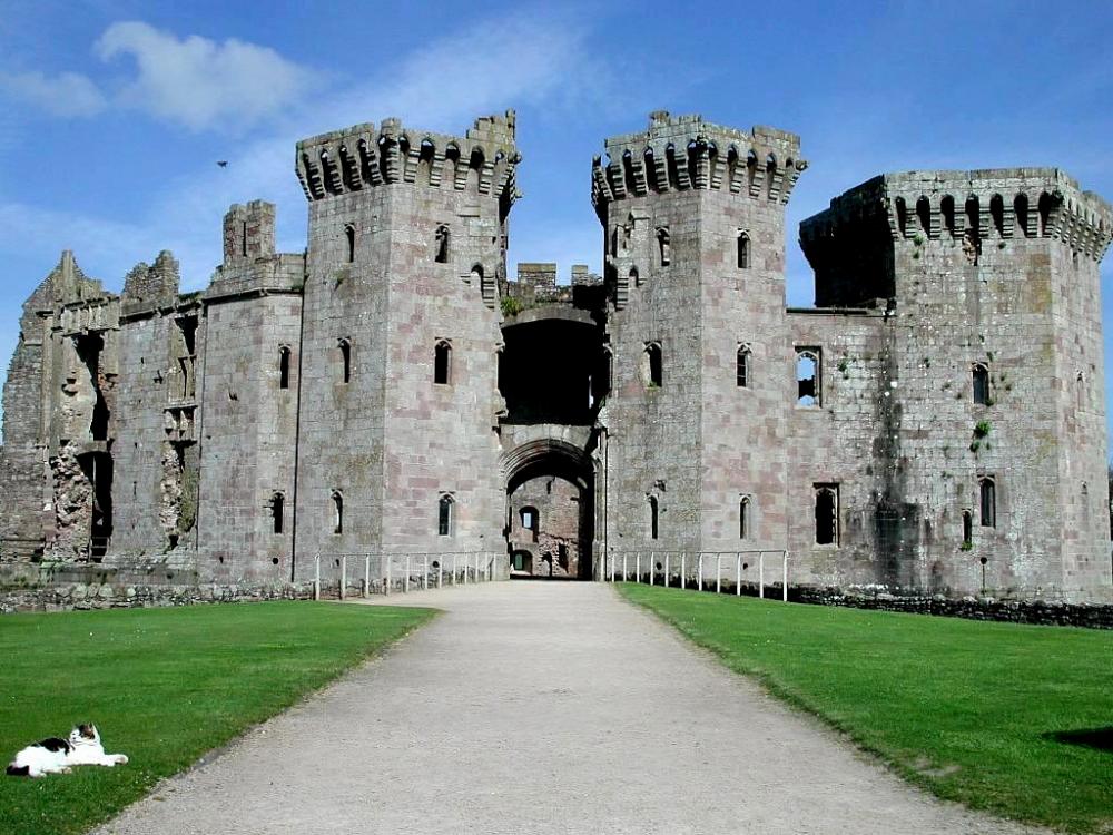 Raglan Castle.jpg