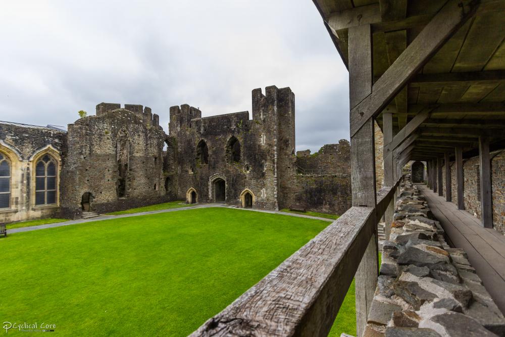 Caerphilly_castle_(15).jpg