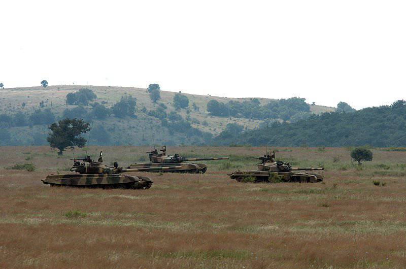 1423237602_800px-bulgarian_t-72_tanks.jpeg