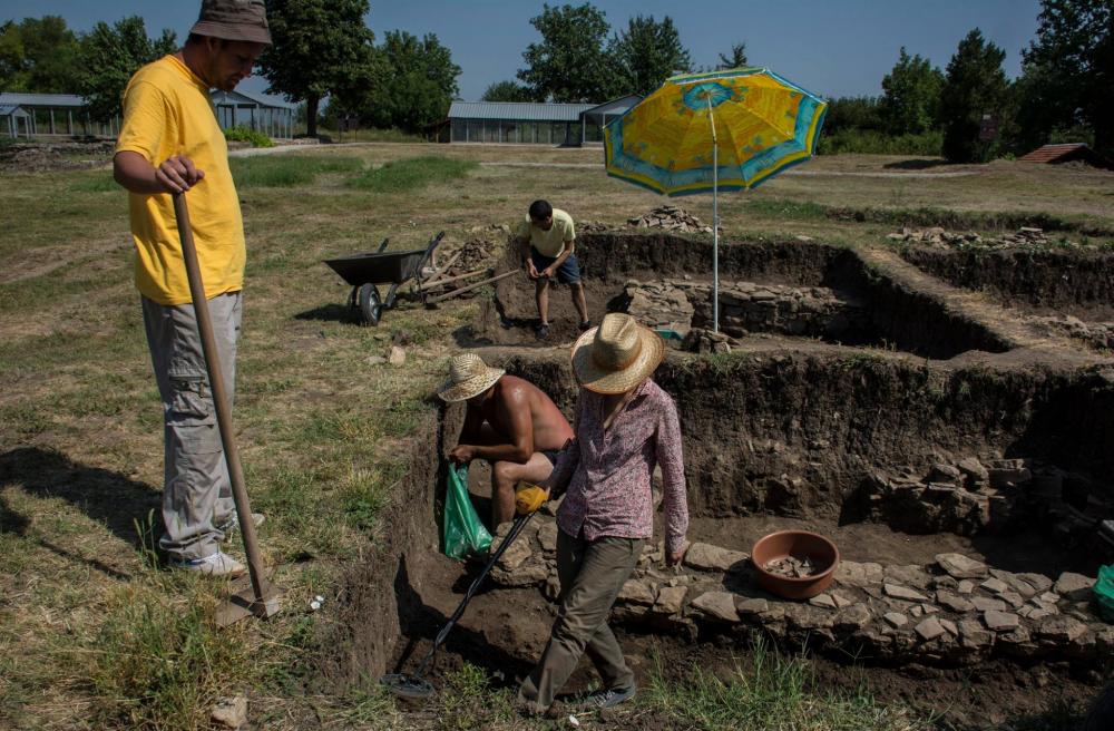 Археологически разкопки на Античен керамичен център Павликени2.jpg