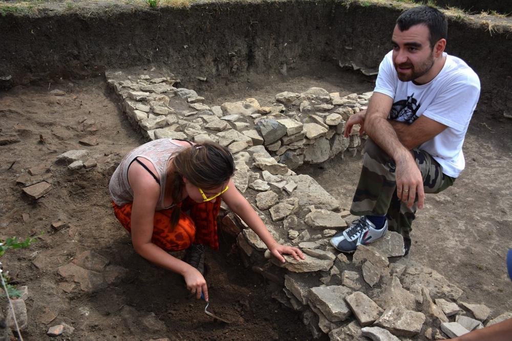 Археологически разкопки на Античен керамичен център Павликени10.jpg