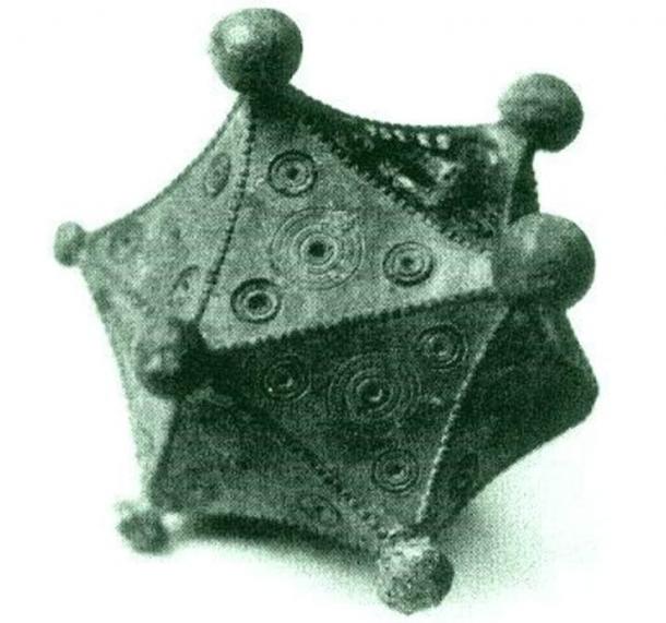 Roman-icosahedron.jpg.5185ce755aef997b750d2cf0fedeb99c.jpg