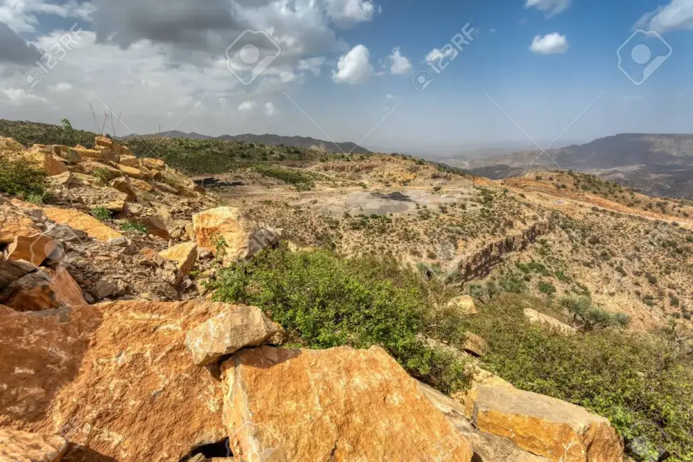 140721804-beautiful-highland-landscape-with-valley-afar-region-near-city-mekelle-ethiopia-africa-wilderness.webp
