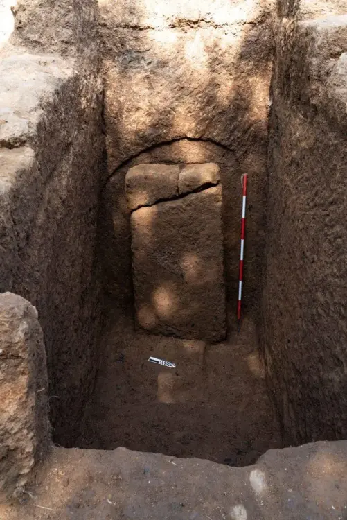 intact-7th-century-etruscan-tomb-3.thumb.webp.ade9443e75e1c510c322bc68e6071953.webp
